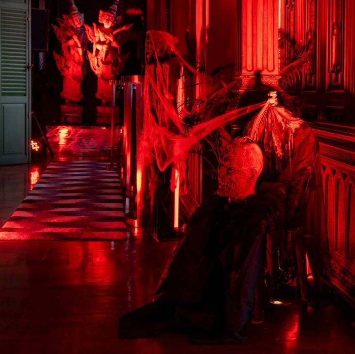 Creepy Vintage Horror Home Decor Ideas