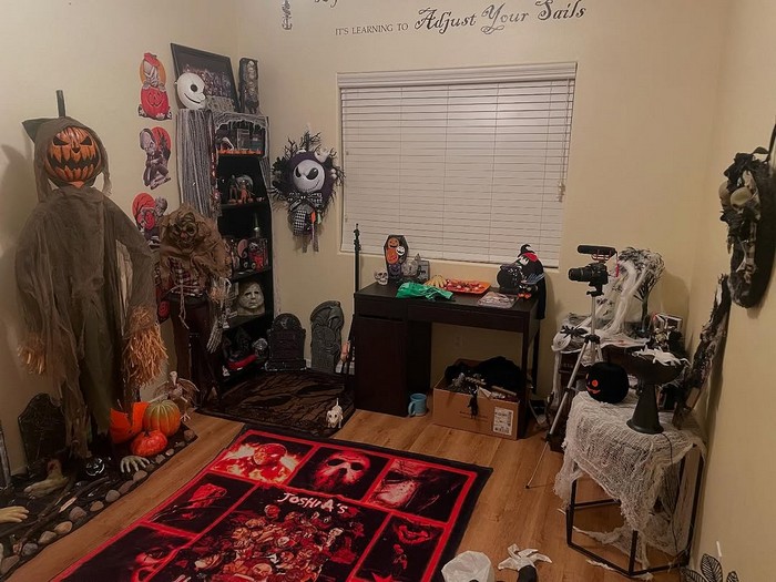 Spooky Horror Decor for Living Spaces