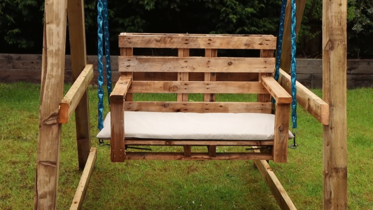 Relax In Style With DIY Wooden Pallet Porch Swings